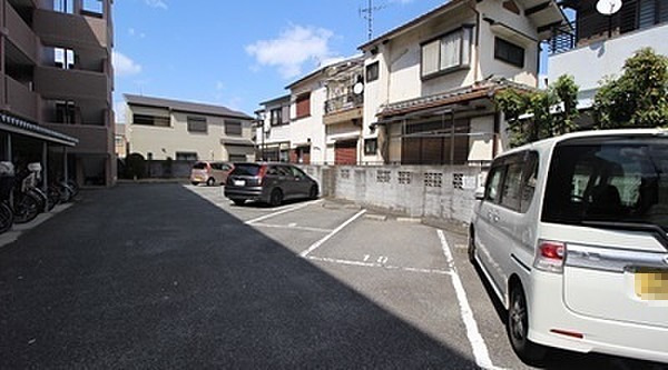 駐車場　駐車場があります