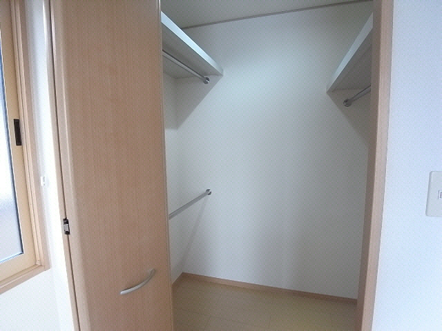 収納　ウォークインクローゼット