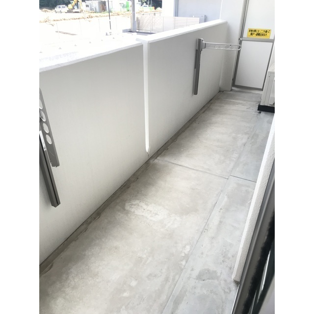 バルコニー　広々バルコニー