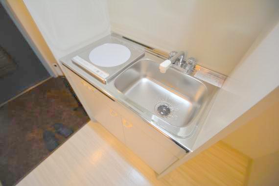 キッチン　お掃除しやすいＩＨクッキングヒーターです。