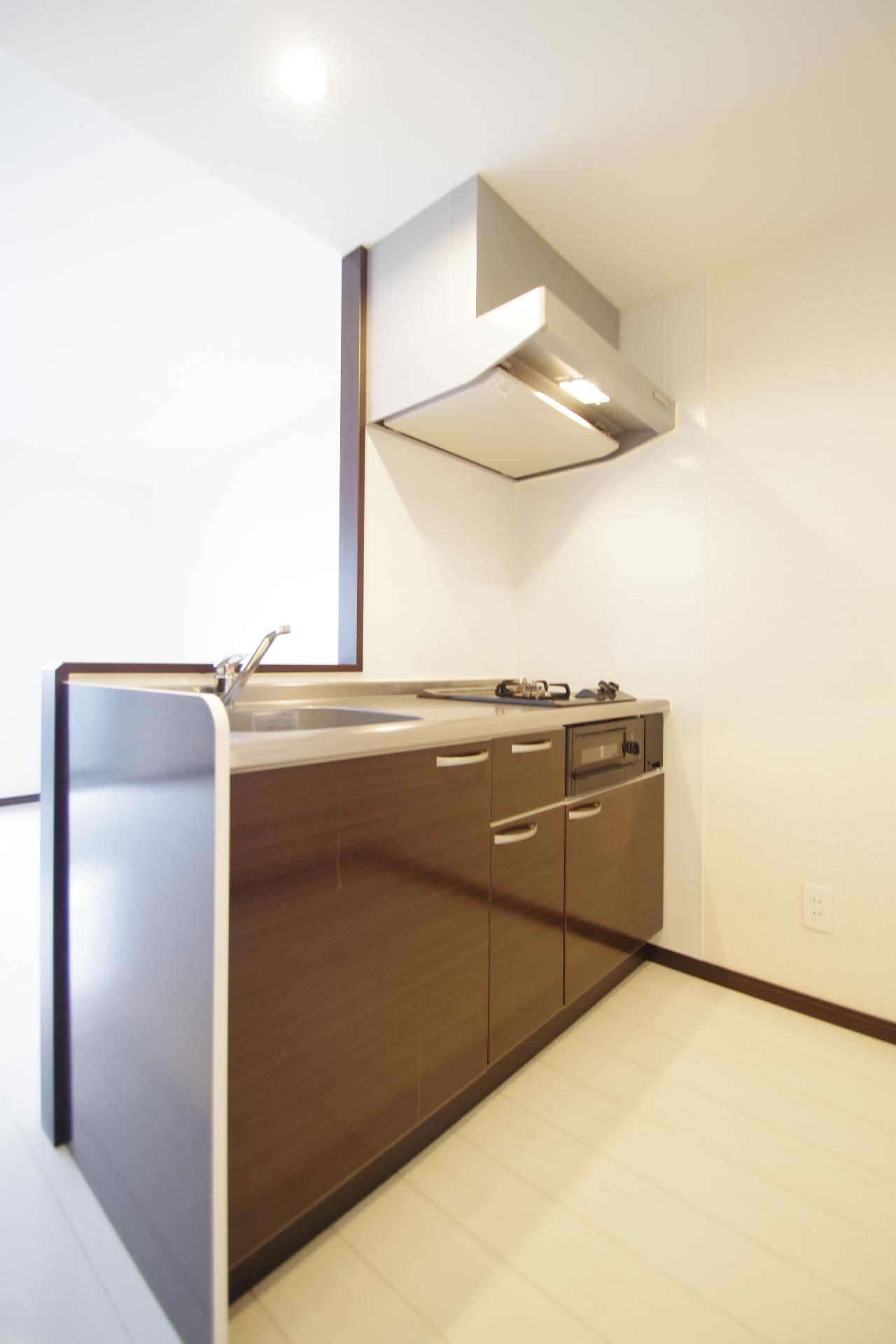 キッチン　同タイプ別室の写真です。