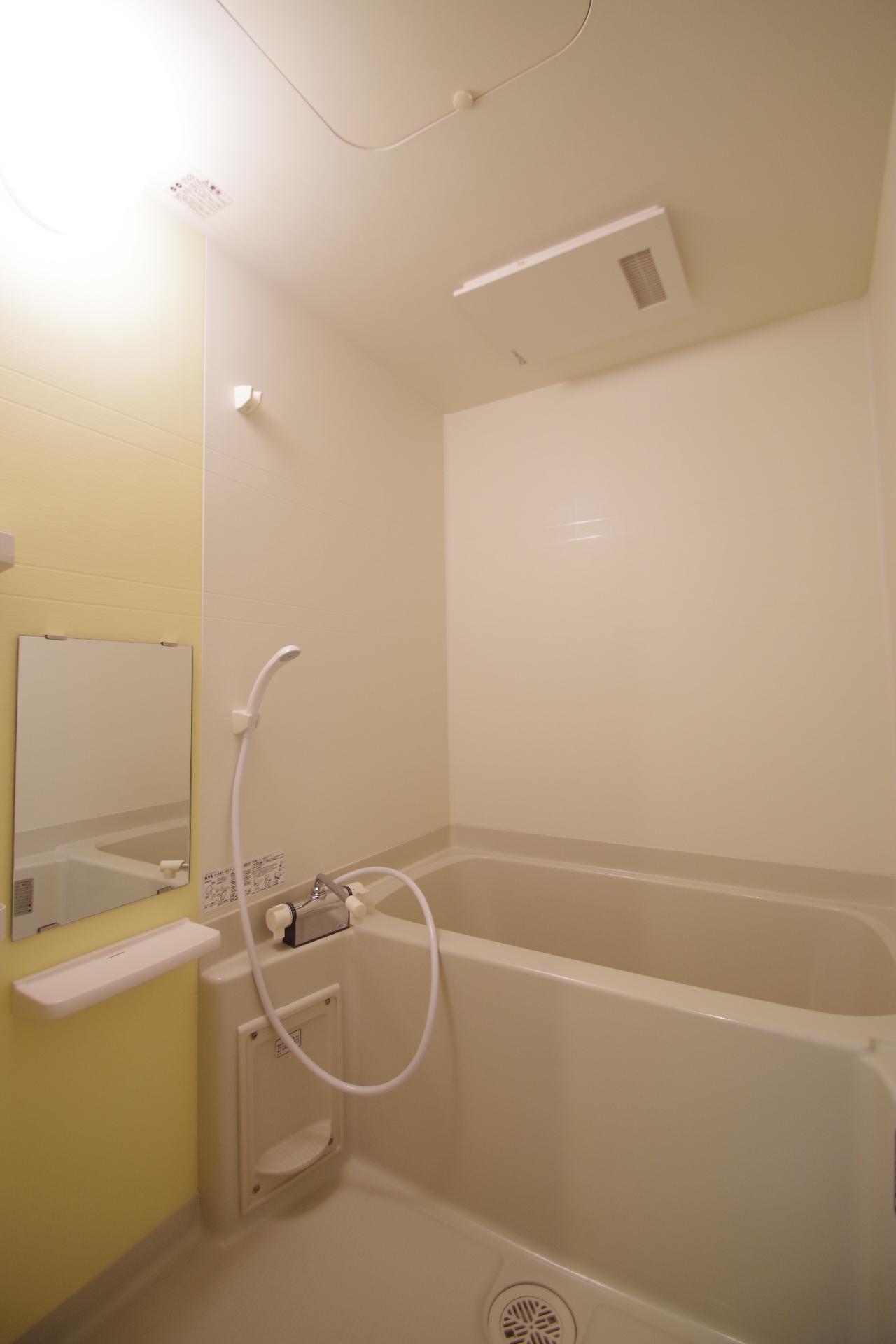 バス・シャワールーム　同タイプ別室の写真です。