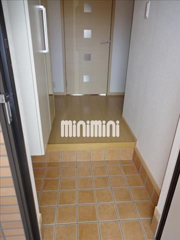 玄関　ゆったり広めの玄関です。