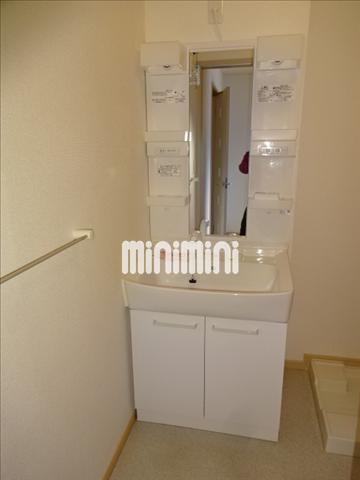 洗面設備　身だしなみもばっちりです。