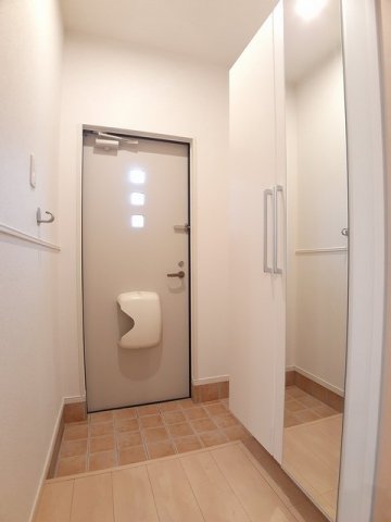 玄関　シンプルで使いやすい玄関です