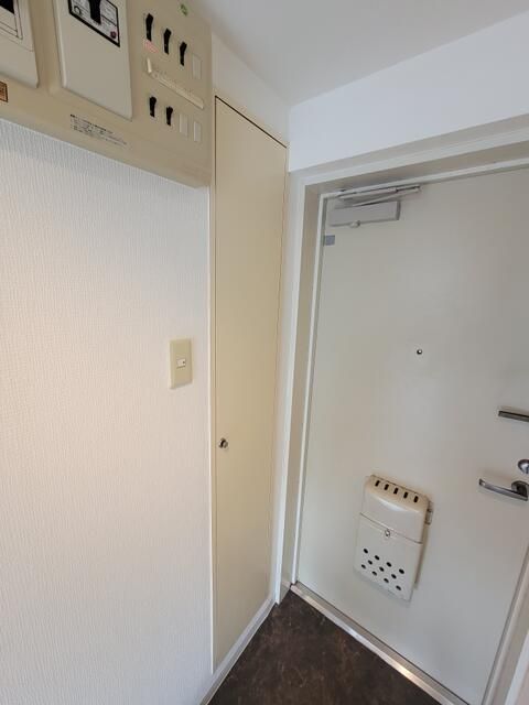 玄関　共用廊下