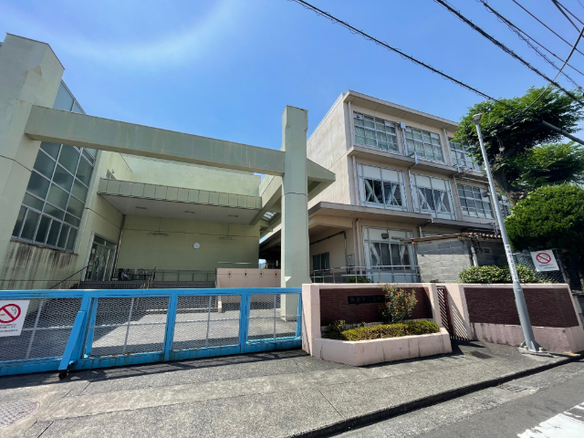 小学校　静岡市立番町小学校（小学校）まで424m