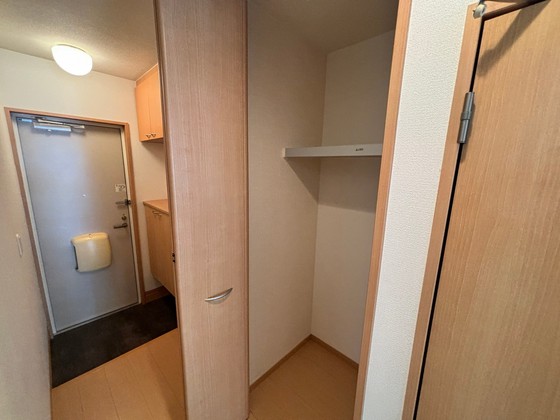 玄関　※別部屋の写真です