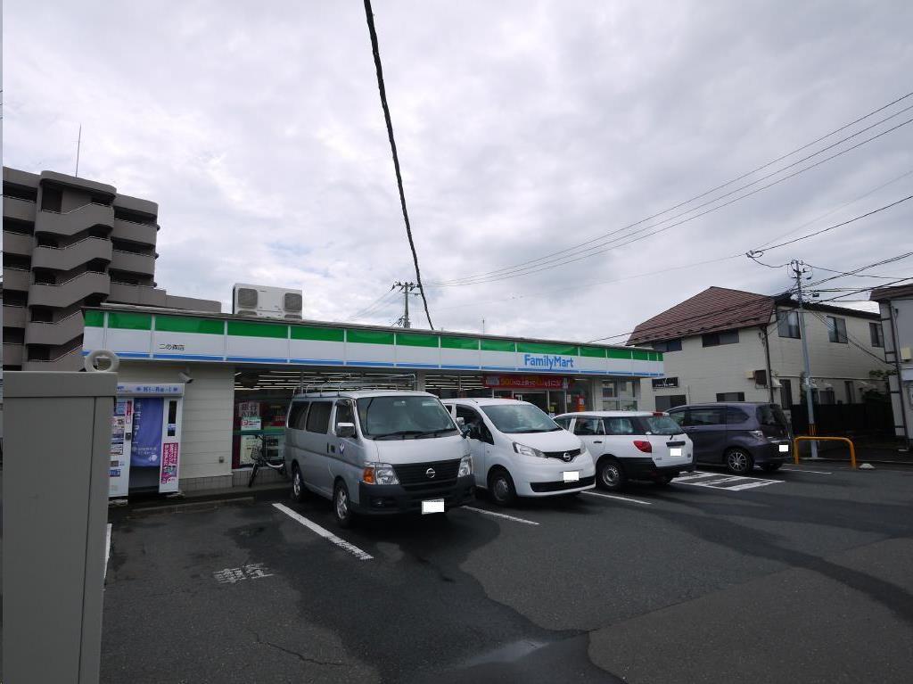 コンビニ　ファミリーマート二の森店（コンビニ）まで36m