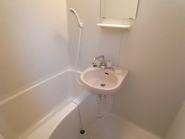 バス・シャワールーム　バスルーム