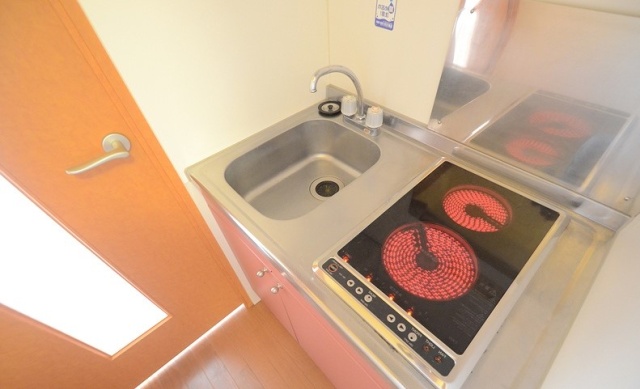 キッチン　写真は別号室のものです。