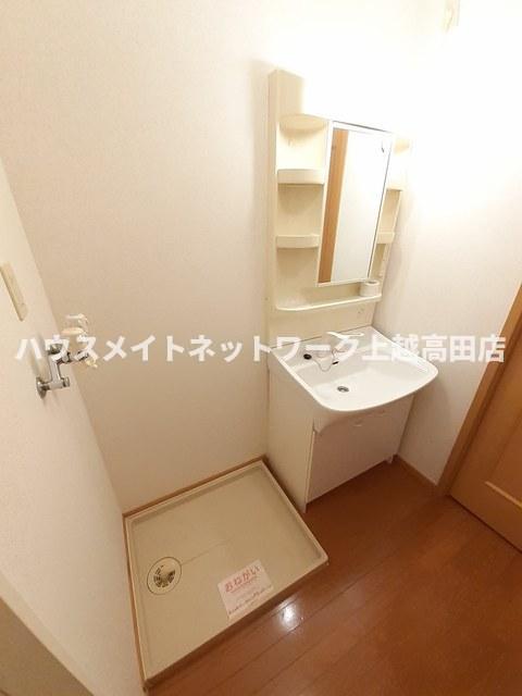 洗面設備　洗髪洗面化粧台・洗濯機置場