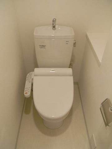 トイレ　ウォシュレット付き