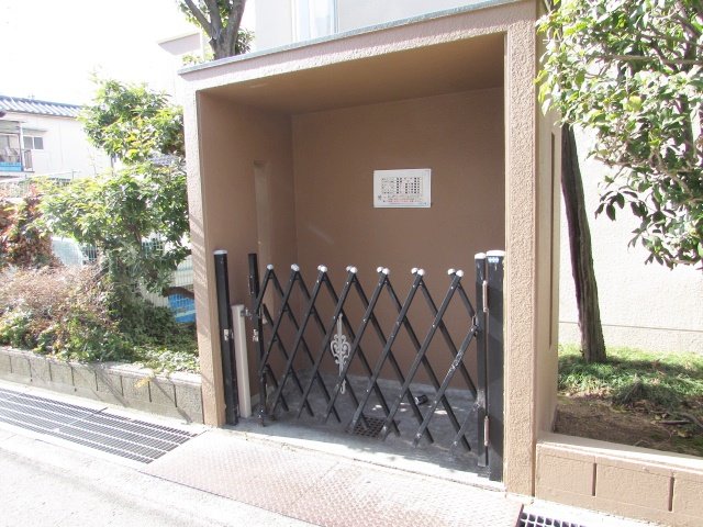 エントランス　毎日通るエントランスはこのようになっています