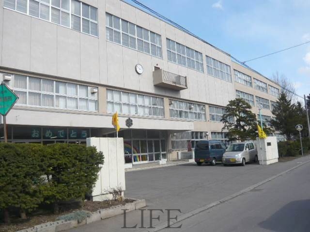 小学校　札幌市立幌東小学校（小学校）まで577m