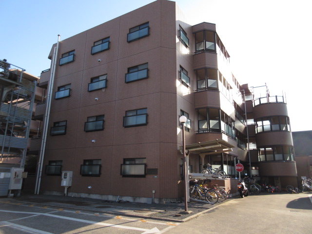 建物外観　とても綺麗な外観となっております！