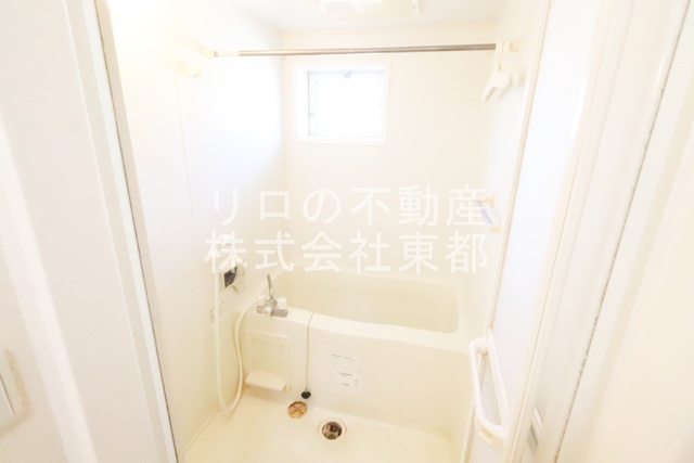 バス・シャワールーム　※間取りが反転したお部屋の写真です