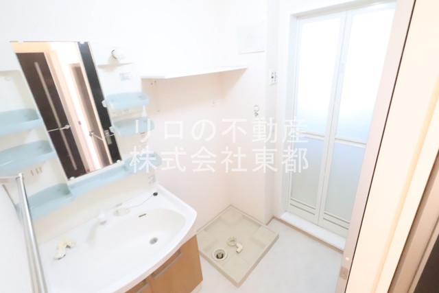 洗面設備　※間取りが反転したお部屋の写真です