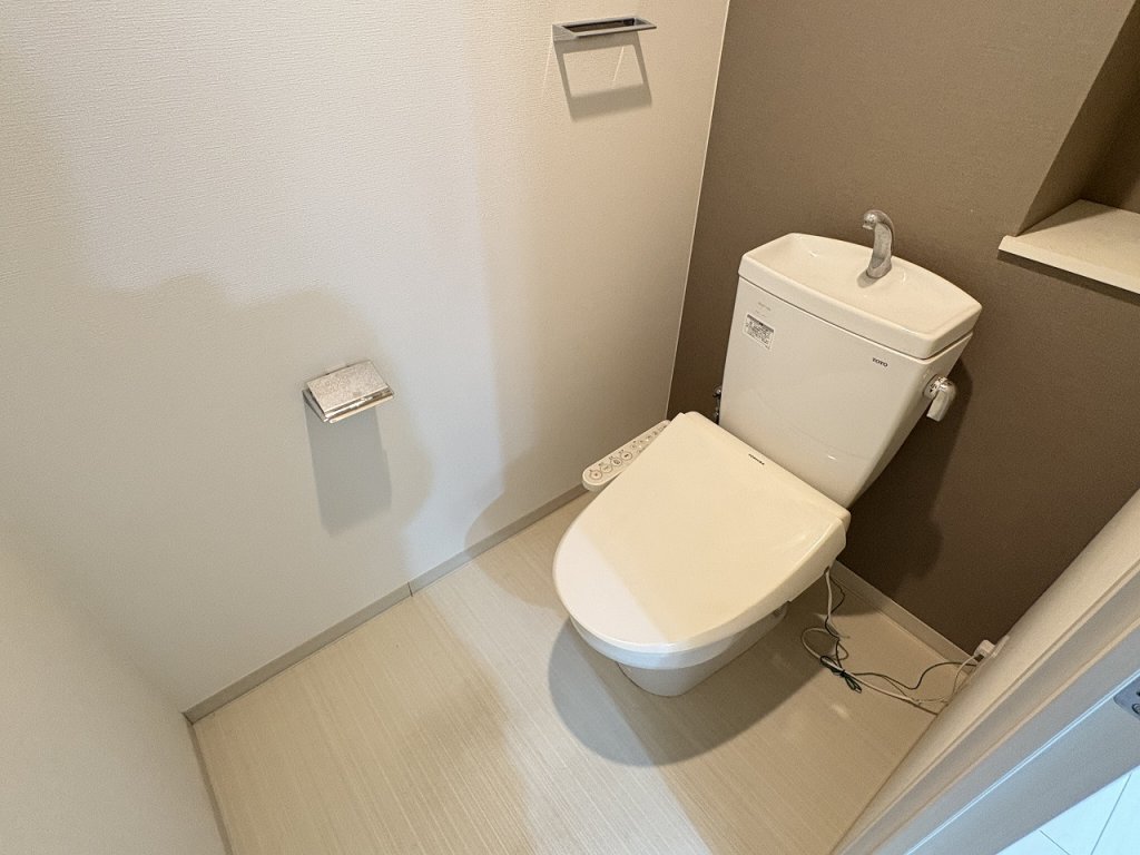 トイレ　嬉しいウォシュレット完備。