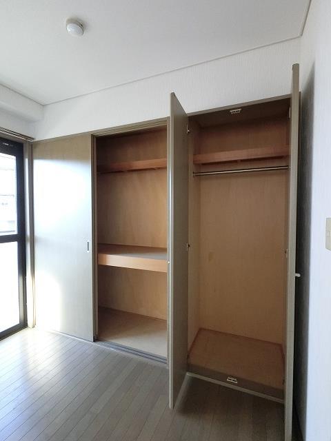 収納　クローゼット・物入（洋室DK側）
