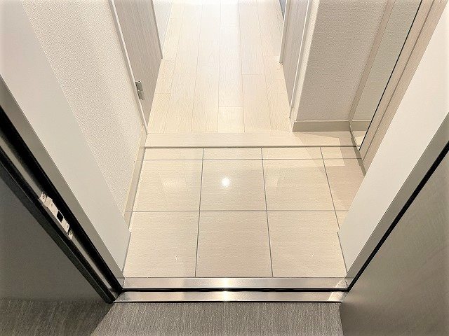 玄関　同物件別部屋