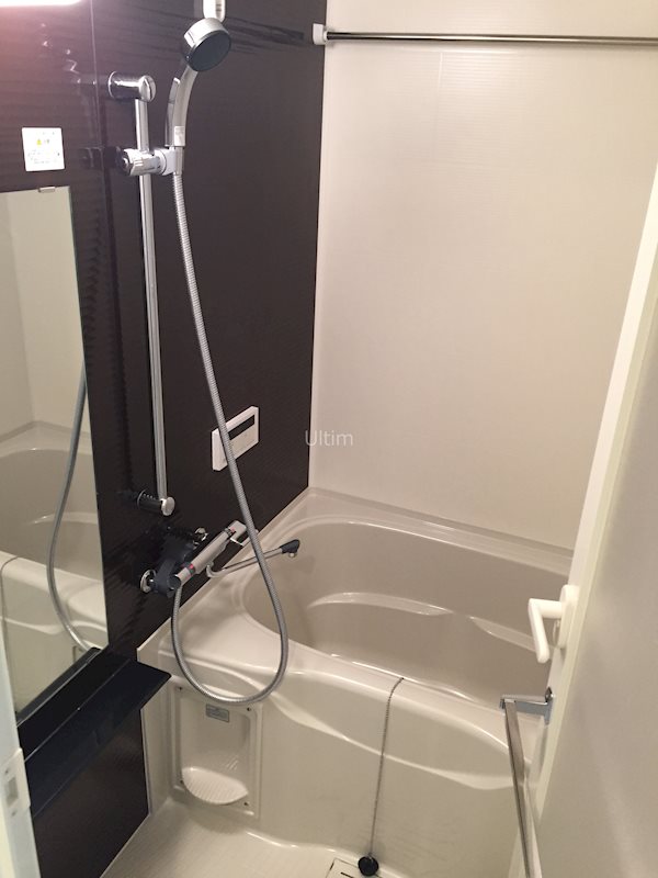 バス・シャワールーム　違うお部屋の写真です。ご参考までに