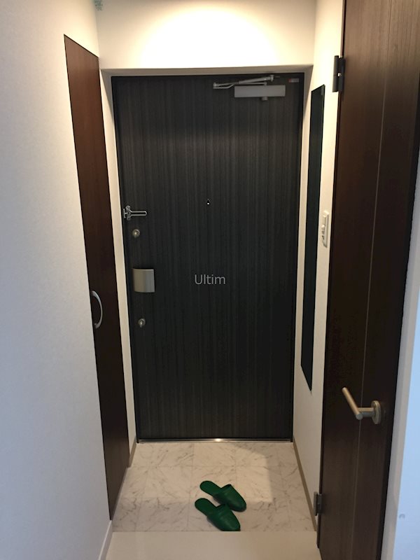 玄関　違うお部屋の写真です。ご参考までに