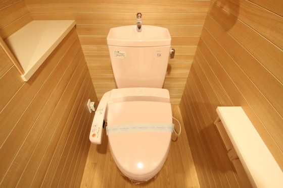 トイレ　別部屋画像です