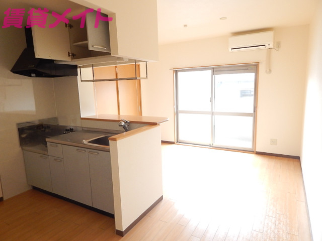居室・リビング　同建物別部屋の写真です。
