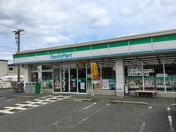コンビニ　ファミリーマート鳥取湖山西店（コンビニ）まで509m