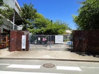 小学校　尼崎市立立花南小学校（小学校）まで570m