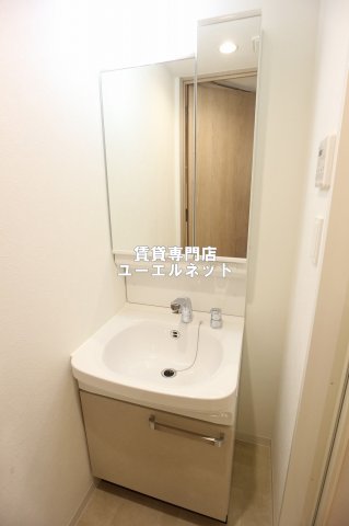 洗面設備　清潔感ある独立洗面台で毎日気持ちよく♪