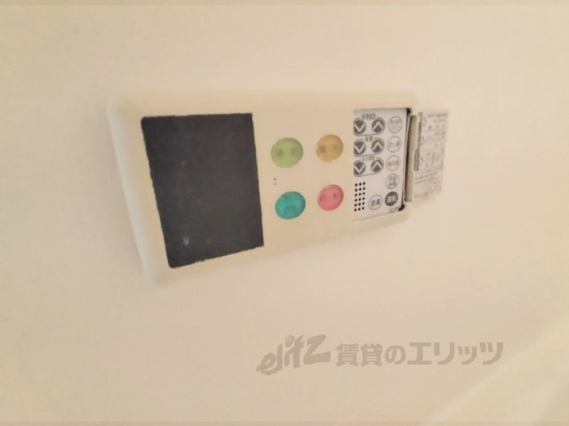 その他設備　給湯器リモコン