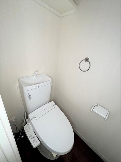 トイレ　※他号室の写真です