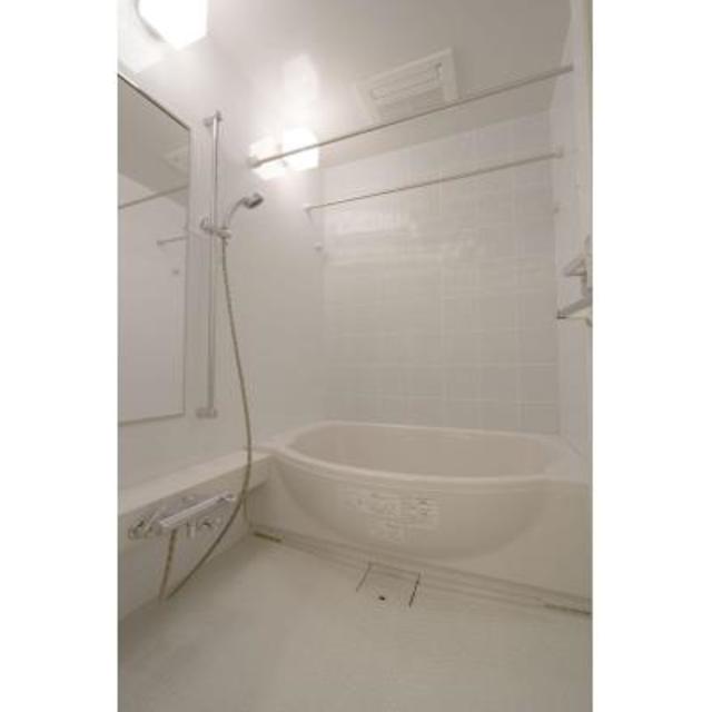 バス・シャワールーム　※写真は同タイプ住戸です。