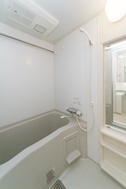 バス・シャワールーム　※写真は同タイプ住戸です。