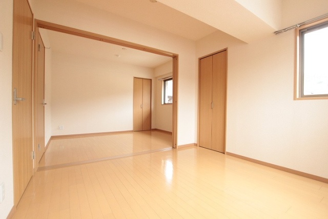 居室・リビング　同物件別部屋写真