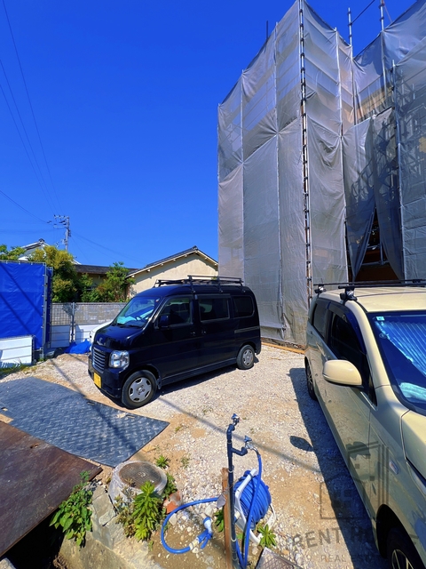 駐車場　外観（建設中）