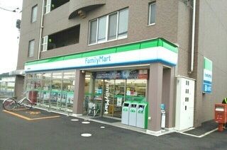コンビニ　ファミリーマート高松郷東店さん（コンビニ）まで540m