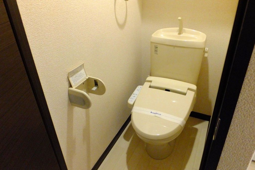 その他　もちろん温水便座です