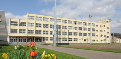 小学校　札幌市立美香保小学校（小学校）まで389m