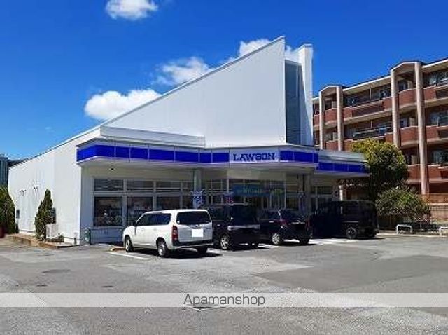 コンビニ　ローソン（コンビニ）まで750m