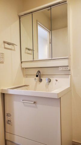 洗面設備　※他号室のお写真になります。