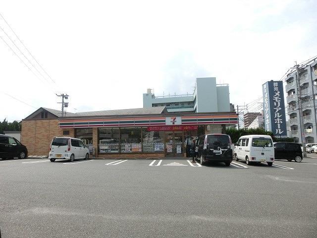 コンビニ　セブンイレブン八幡槻田2丁目店（コンビニ）まで220m
