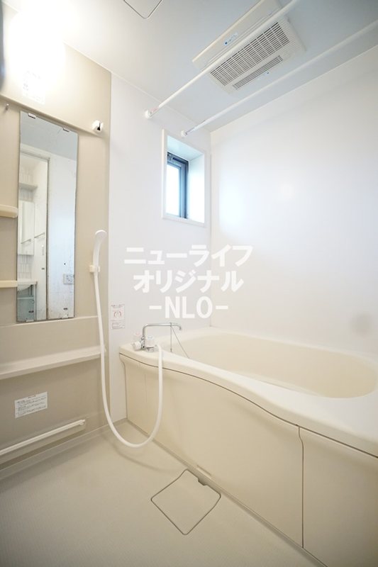 バス・シャワールーム　追焚機能はもちろん浴室乾燥機付きです！