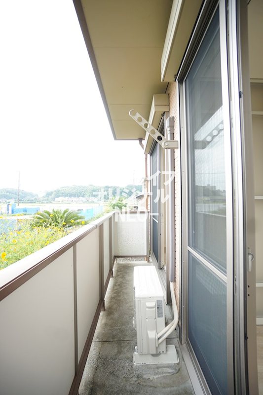 バルコニー　物干し竿を3本程度設置できます！