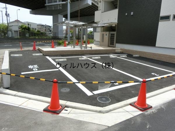 駐車場　平面駐車場！