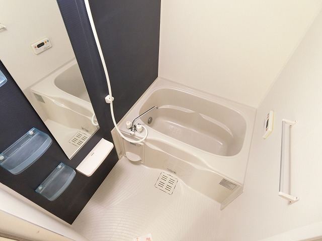 バス・シャワールーム　シャワー・追い焚き給湯