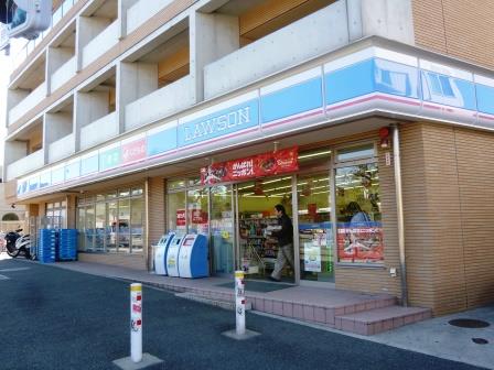 コンビニ　ローソン 北沢五丁目店（コンビニ）まで302m