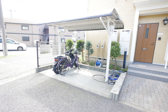 その他共有部分　★屋根付き駐輪場スペースがございます★